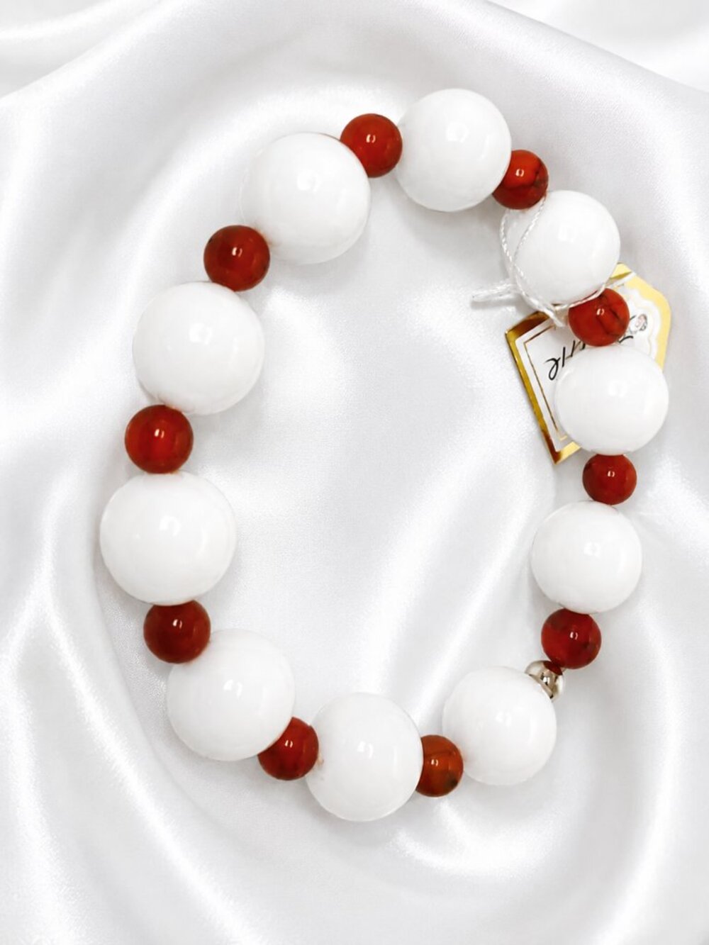 White Pearl Shell Howlite Bracelet Handmade Stretch Beaded Elegant Gift